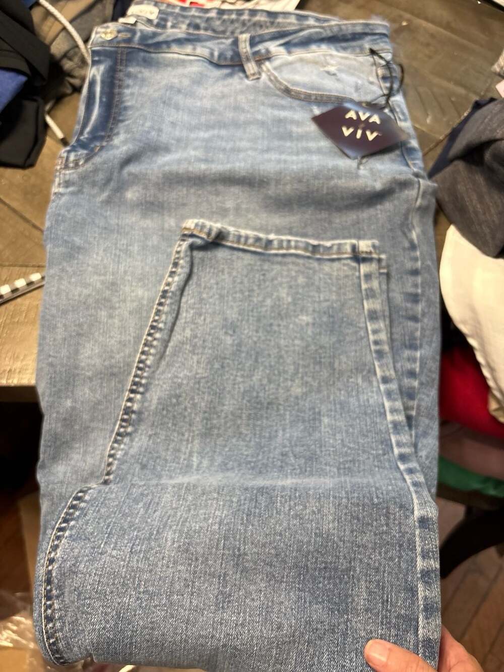 Ava & Viv Light Wash Distressed Denim Jeans Size 30 NWT